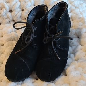 Toms black suede booties
